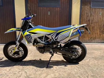 Husqvarna 701 Supermoto (2017 - 19) usata