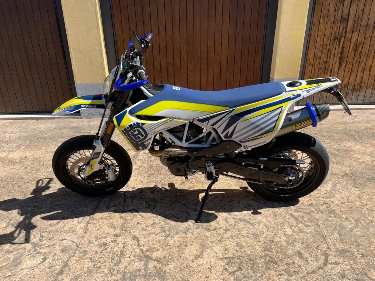 Husqvarna 701 Supermoto (2017 - 19) (3)