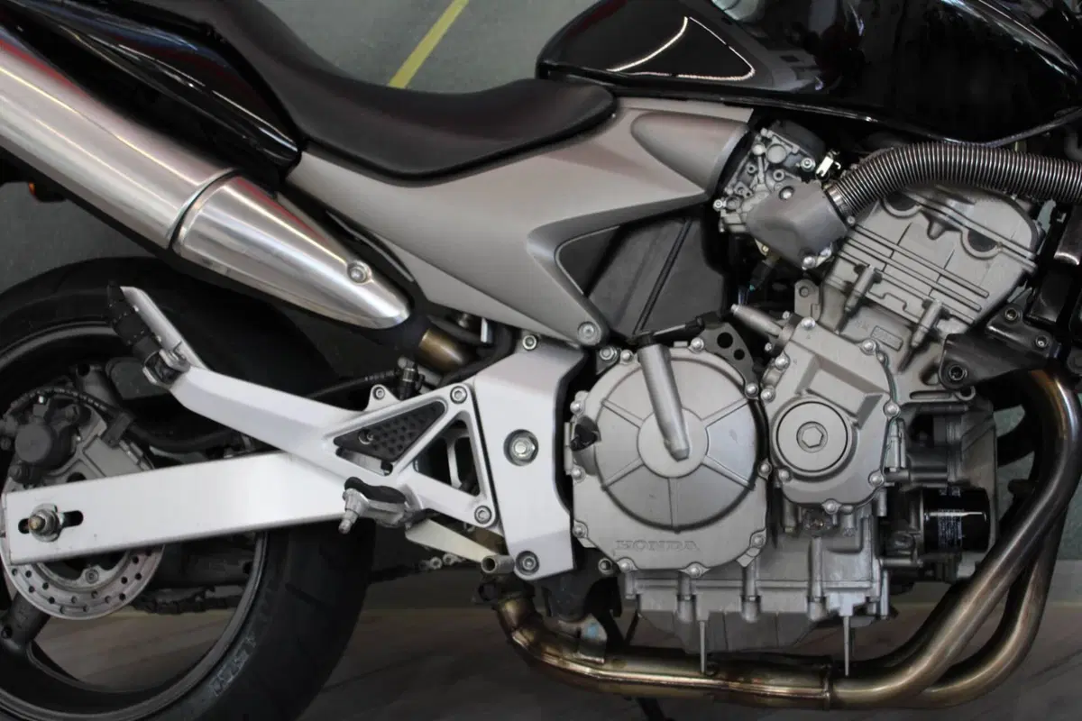 Honda Hornet 600 (2003 - 04) (14)