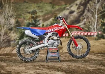 Rivoluzione Honda: ecco la nuova CRF 450R 2027 [GALLERY]