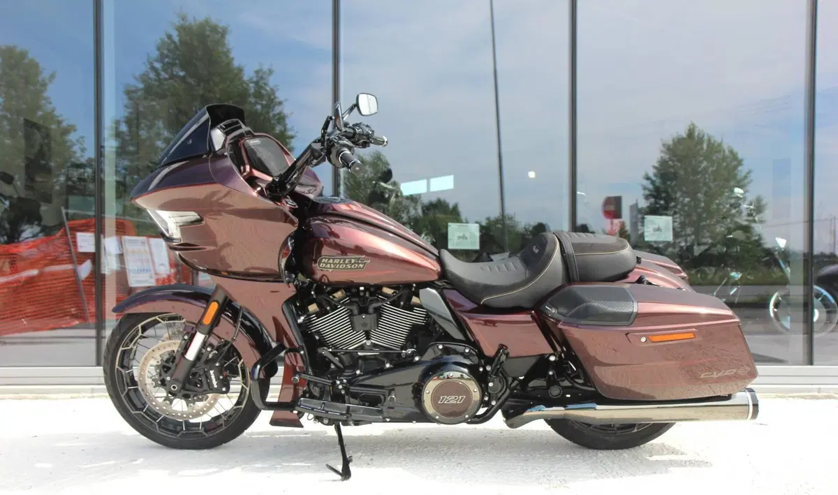 Harley-Davidson CVO Road Glide (2024) (4)