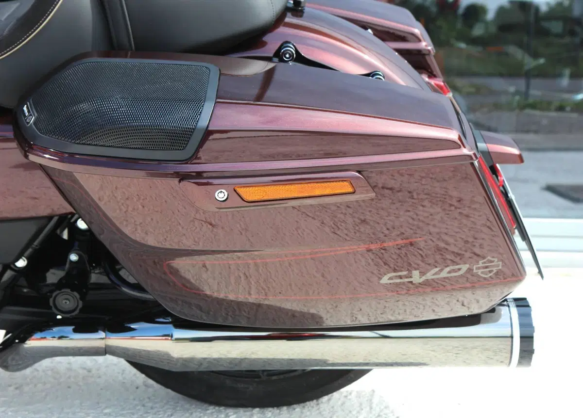 Harley-Davidson CVO Road Glide (2024) (13)