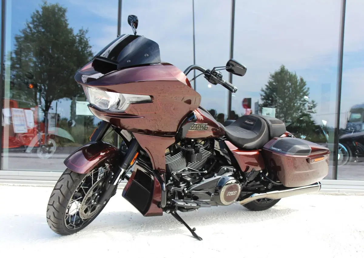 Harley-Davidson CVO Road Glide (2024) (2)