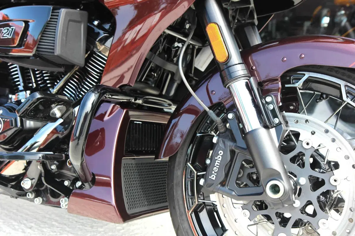 Harley-Davidson CVO Road Glide (2024) (16)