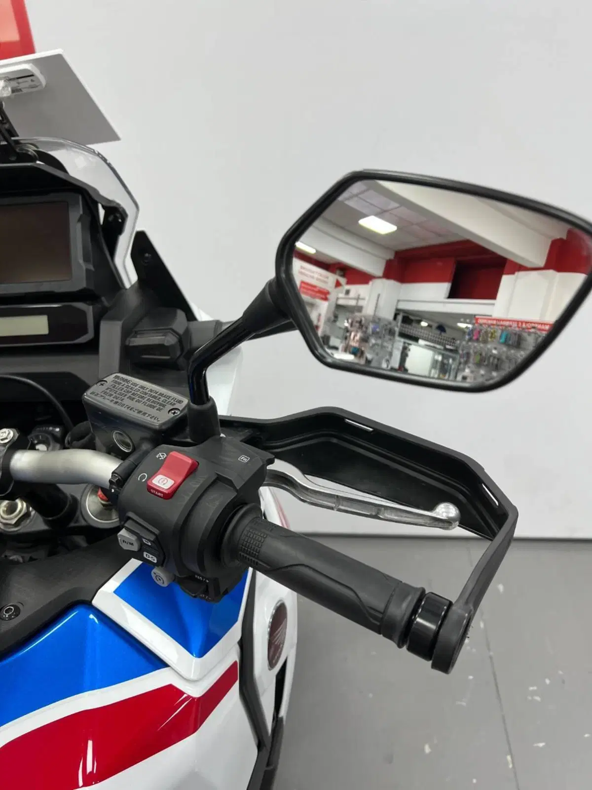 Honda Africa Twin CRF 1100L DCT (2020 - 21) (6)