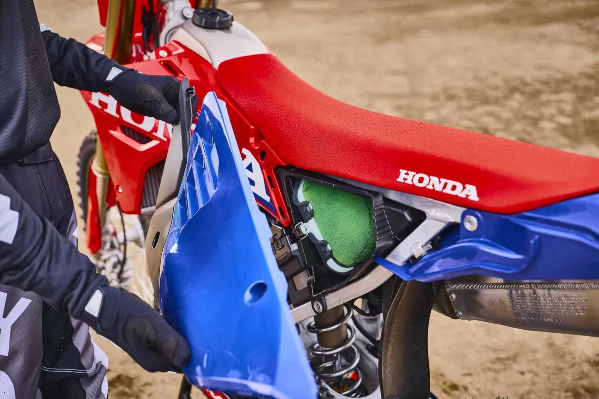 Rivoluzione Honda: ecco la nuova CRF 450R 2027 [GALLERY] (12)