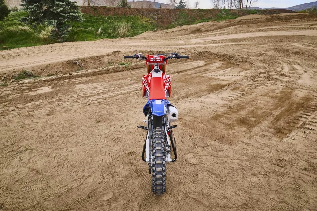 Rivoluzione Honda: ecco la nuova CRF 450R 2027 [GALLERY] (18)