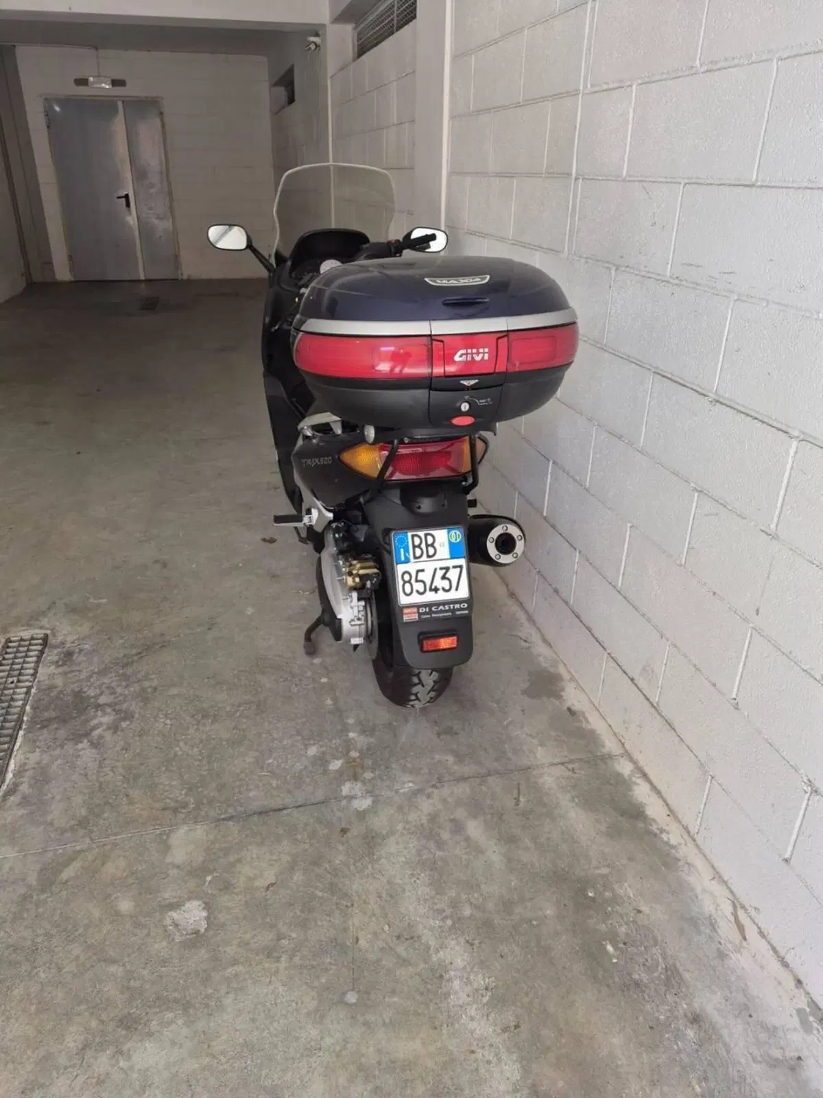 Yamaha T-Max 500 (2001 - 03) (3)