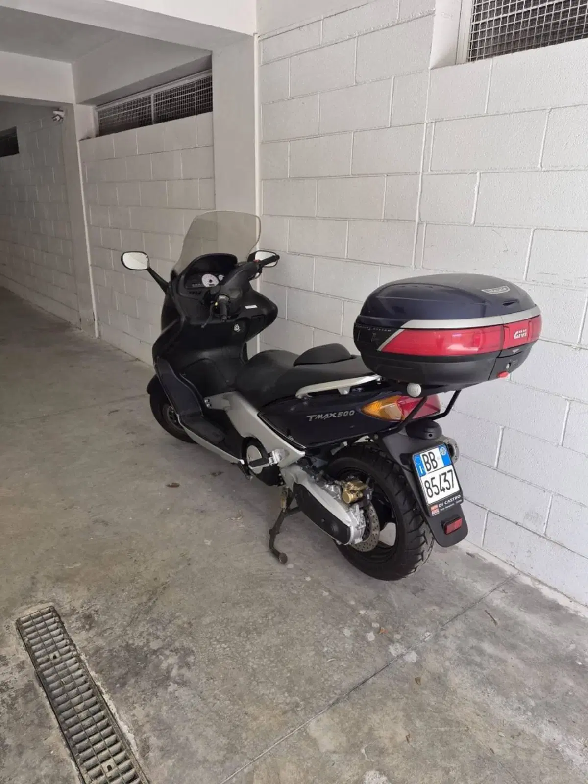 Yamaha T-Max 500 (2001 - 03) (2)