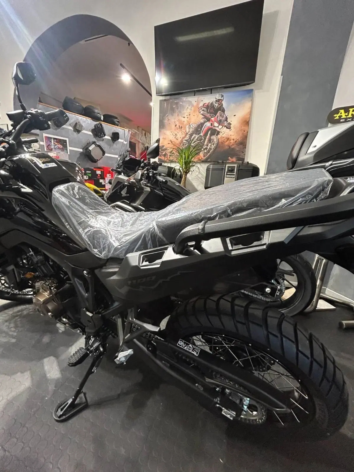 Honda Africa Twin CRF 1100L (2024 - 26) (4)