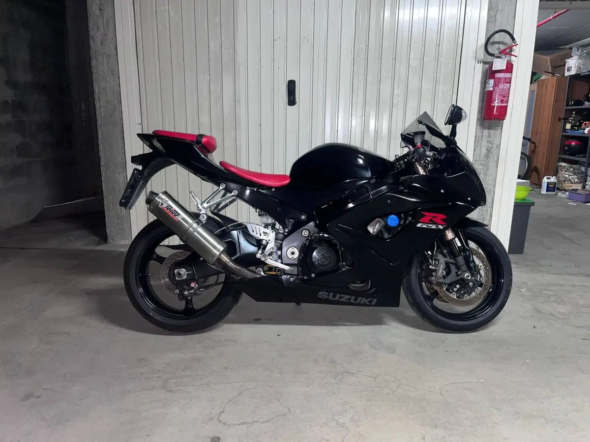 Suzuki GSX-R1000 (2005 - 06) (2)