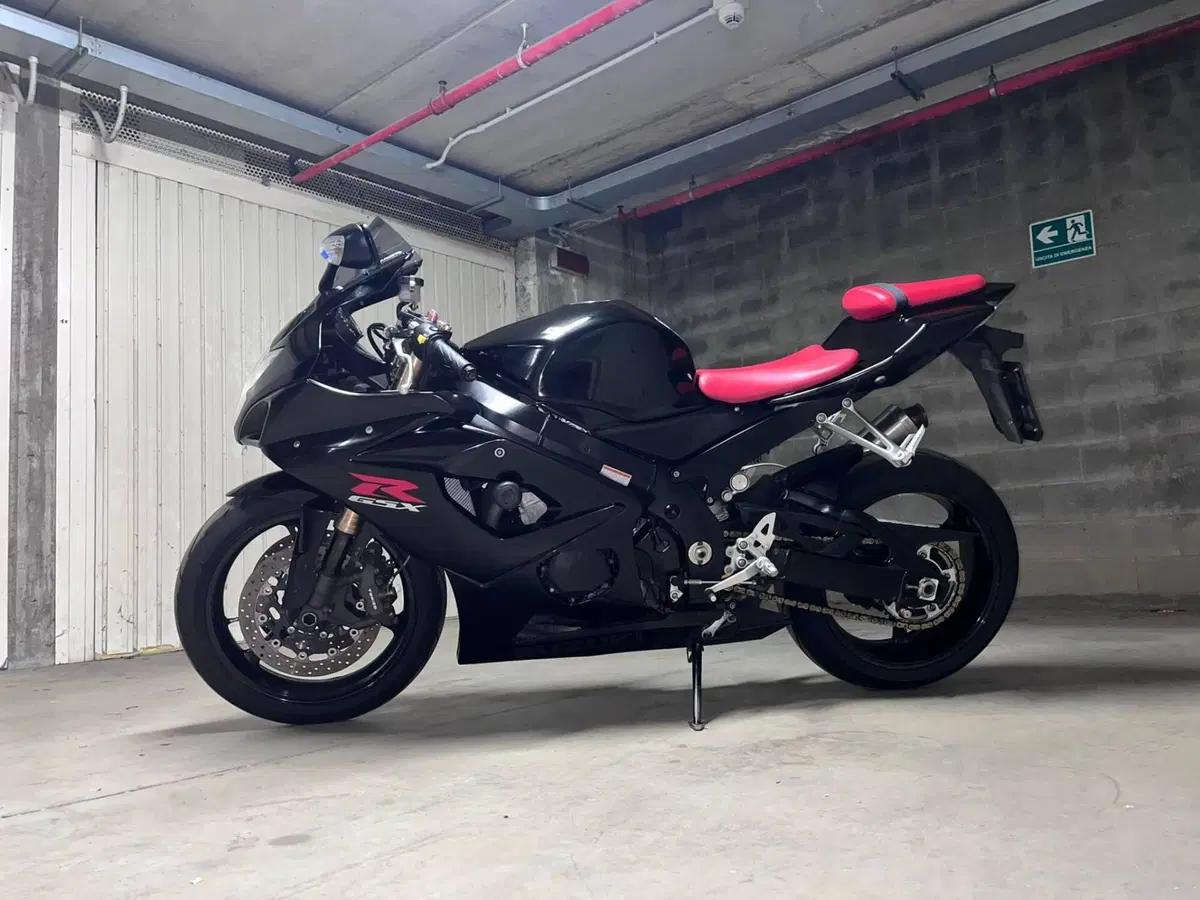 Suzuki GSX-R1000 (2005 - 06) (3)