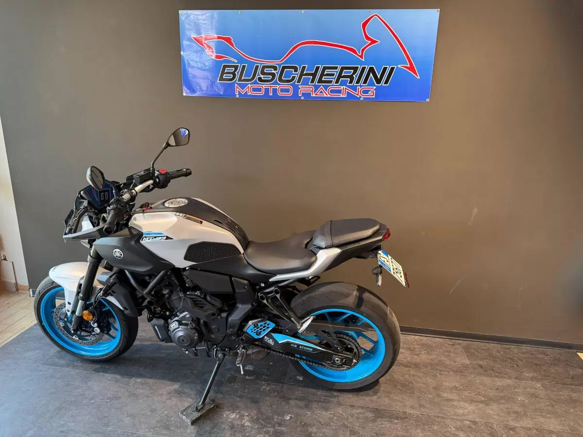 Yamaha MT-07 Y-AMT (2025 - 26) (6)