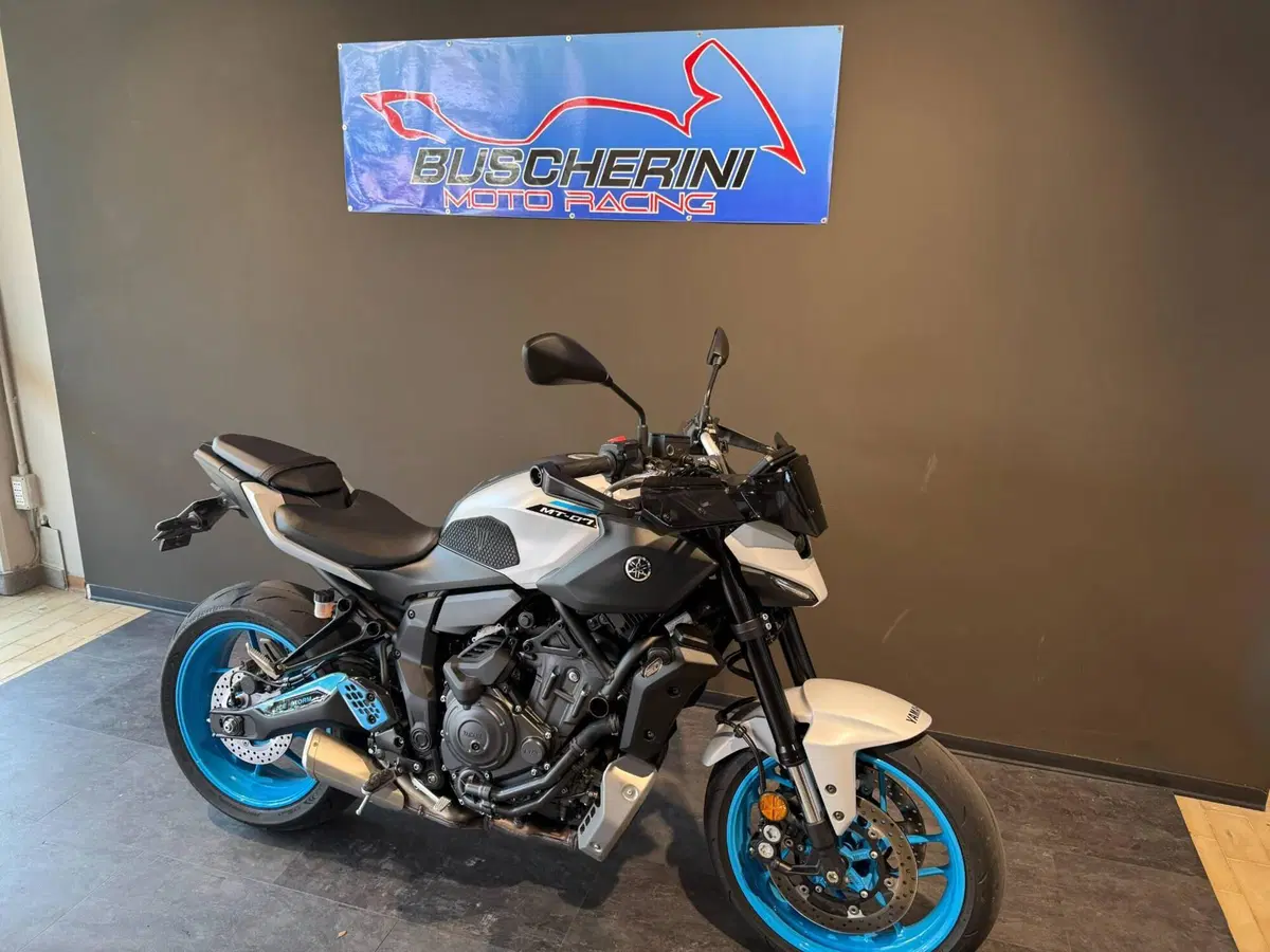 Yamaha MT-07 Y-AMT (2025 - 26) (11)