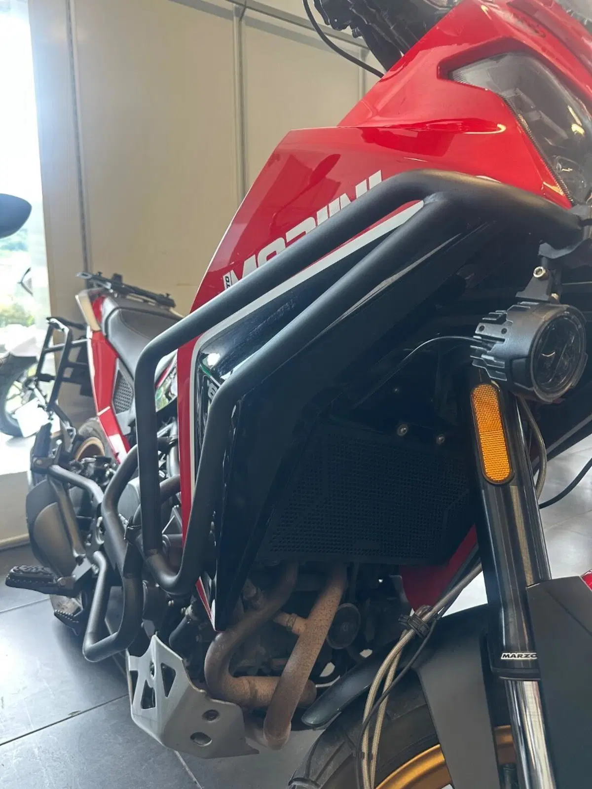 Moto Morini X-Cape 650 Gold Wheels Edition (2022 - 26) (4)