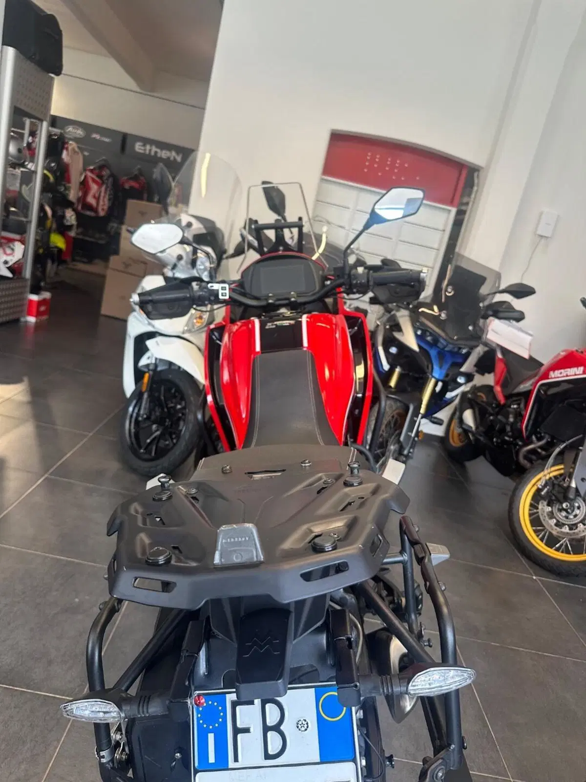 Moto Morini X-Cape 650 Gold Wheels Edition (2022 - 26) (8)