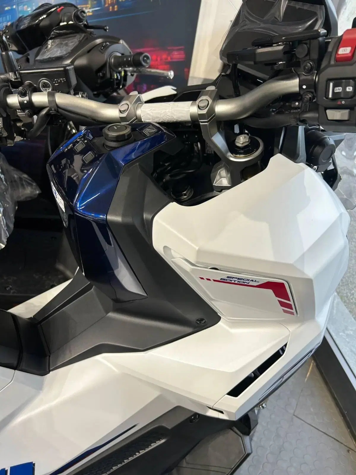 Honda X-ADV 750 Special Edition (2026) (3)