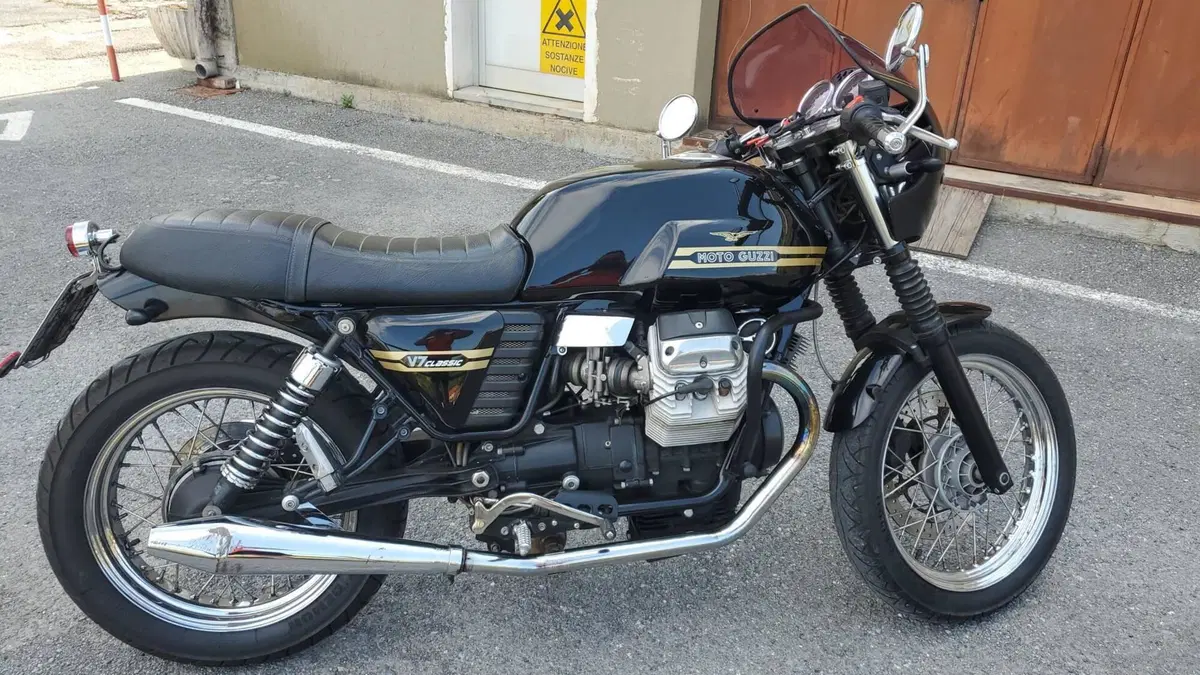 Moto Guzzi V7 Classic (2008 - 12) (6)