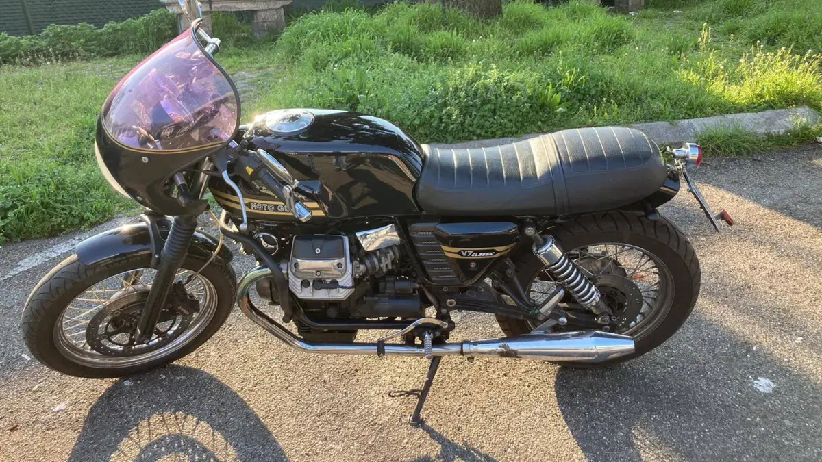 Moto Guzzi V7 Classic (2008 - 12) (7)