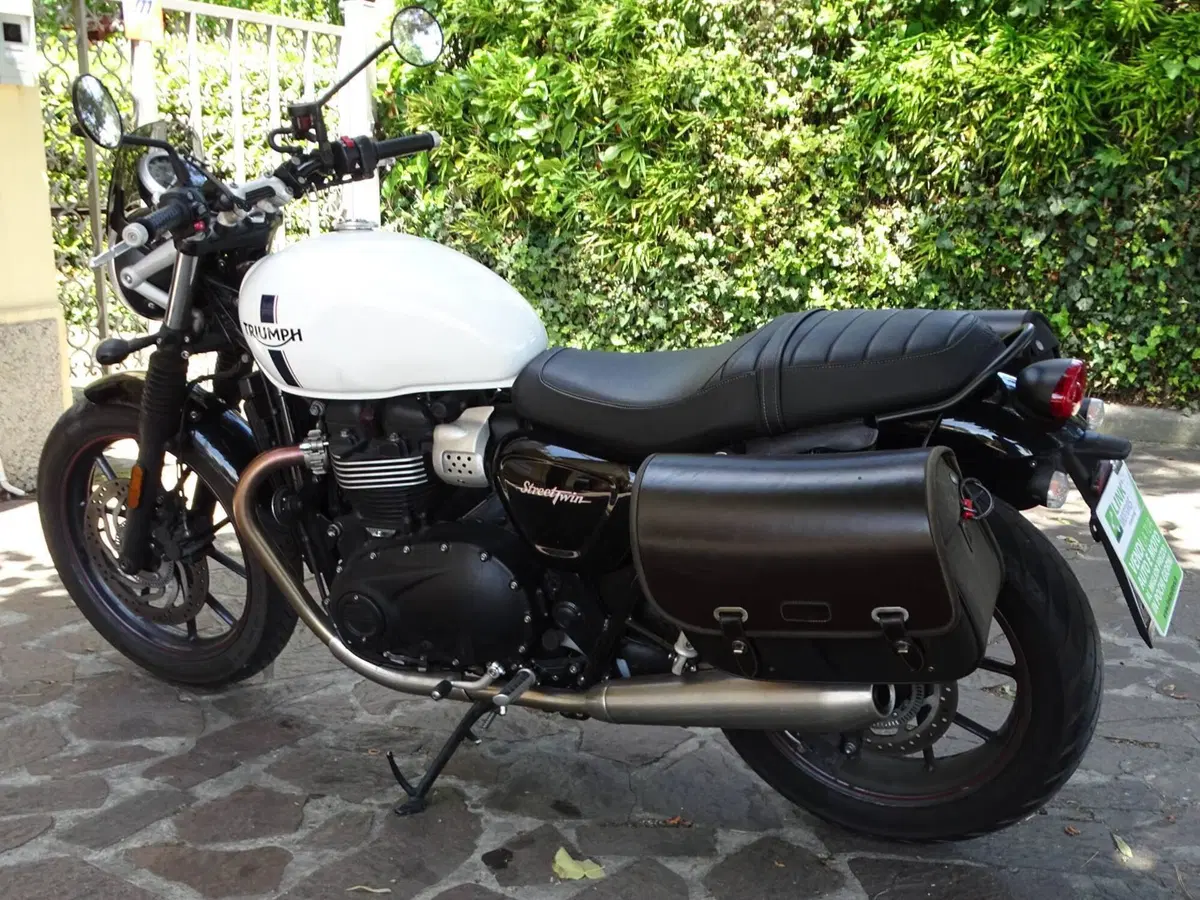 Triumph Street Twin 900 (2017 - 18) (2)