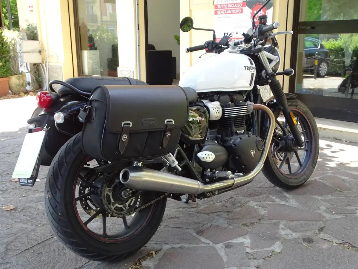 Triumph Street Twin 900 (2017 - 18) (4)