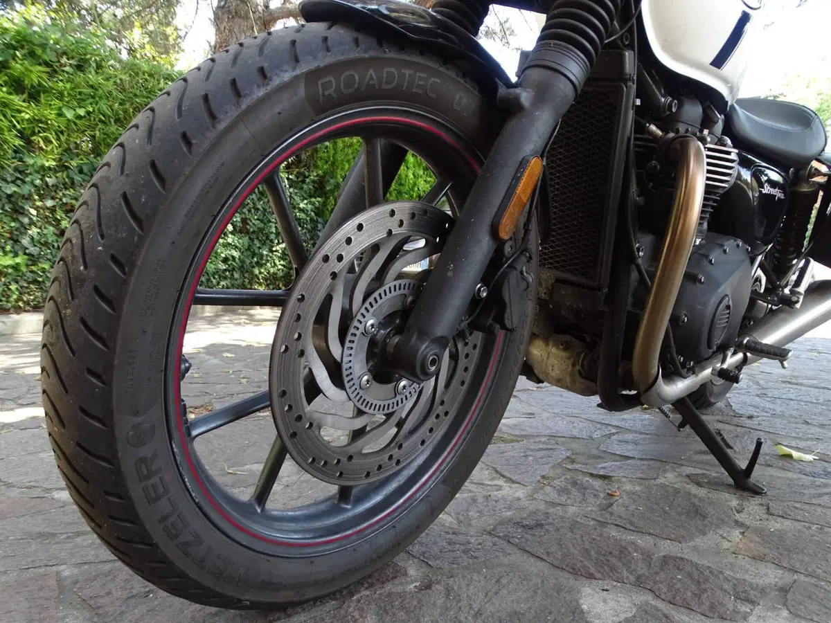 Triumph Street Twin 900 (2017 - 18) (9)