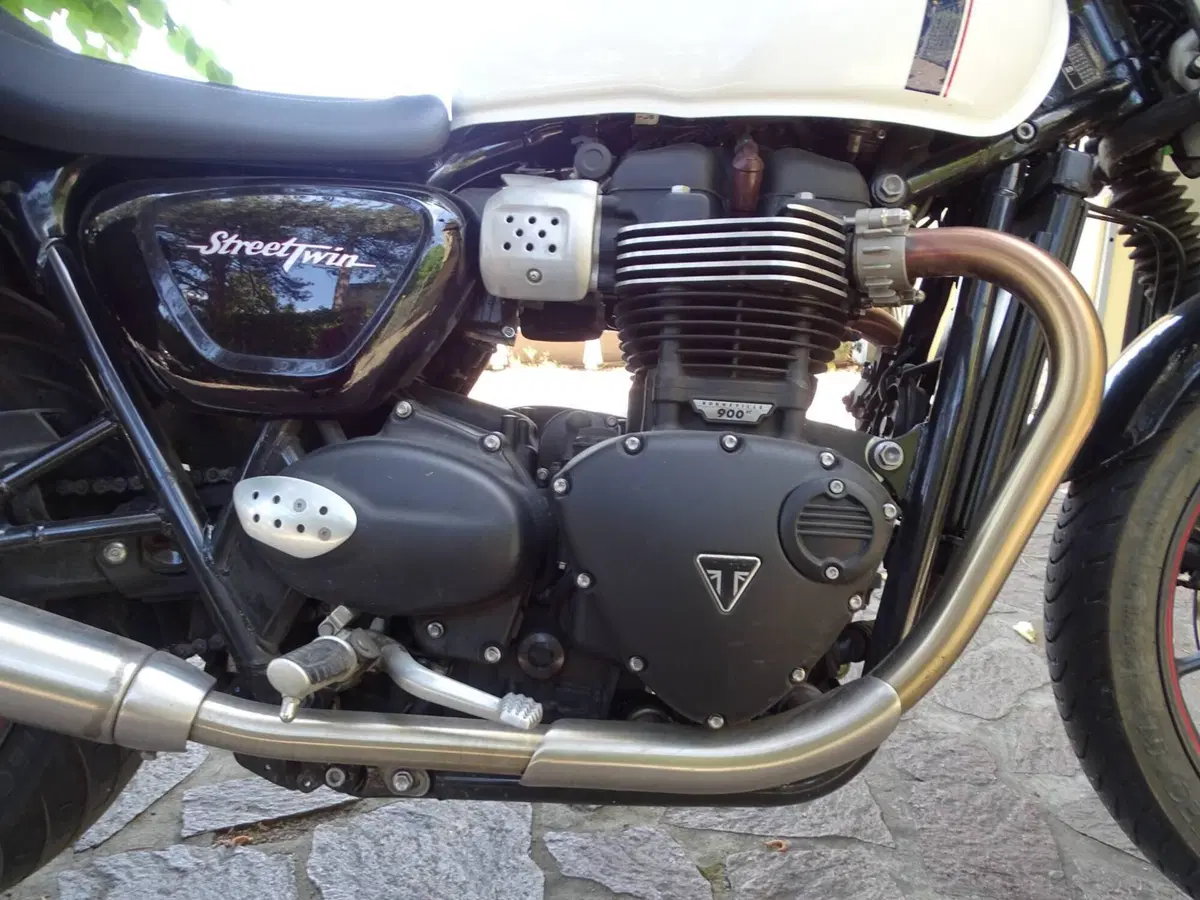 Triumph Street Twin 900 (2017 - 18) (16)