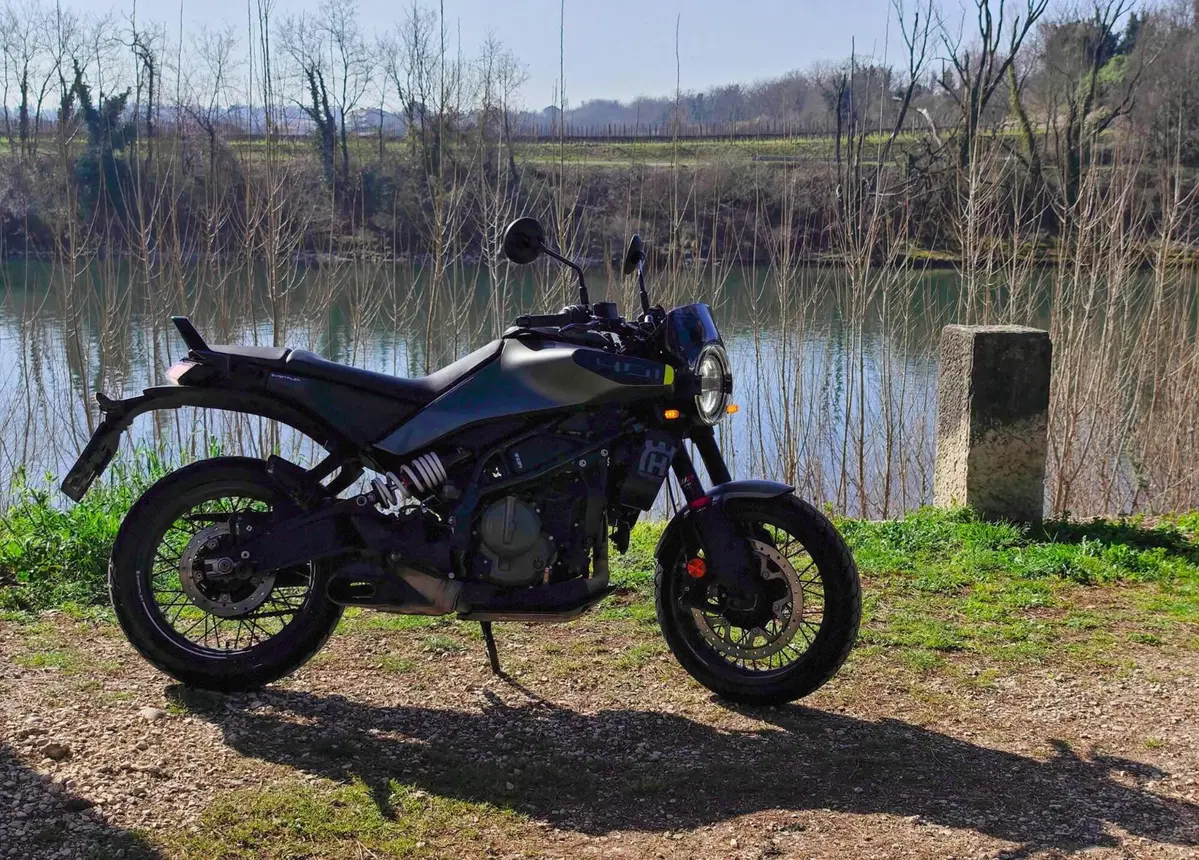Husqvarna Svartpilen 401 (2024 - 26) (2)