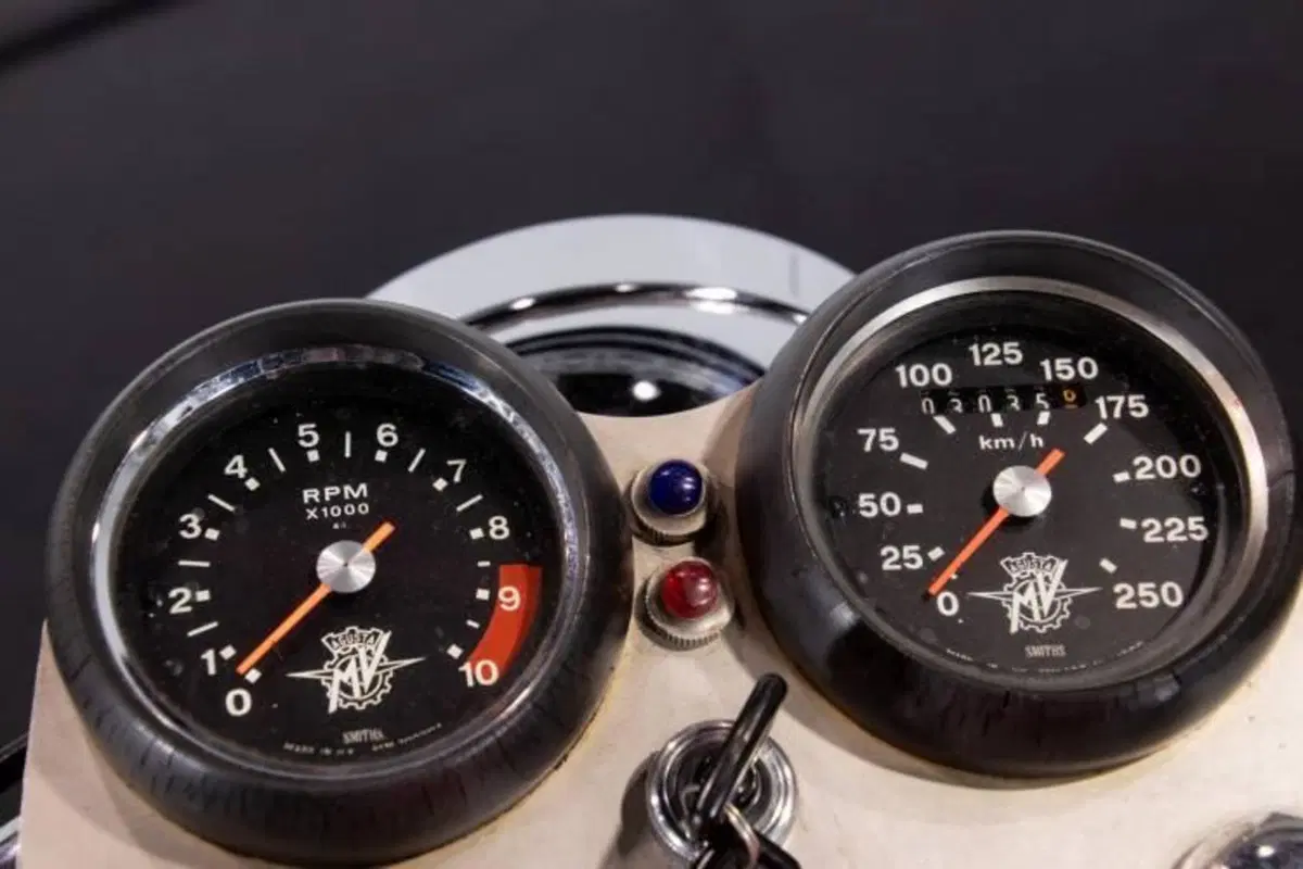 MV Agusta 750  S (3)