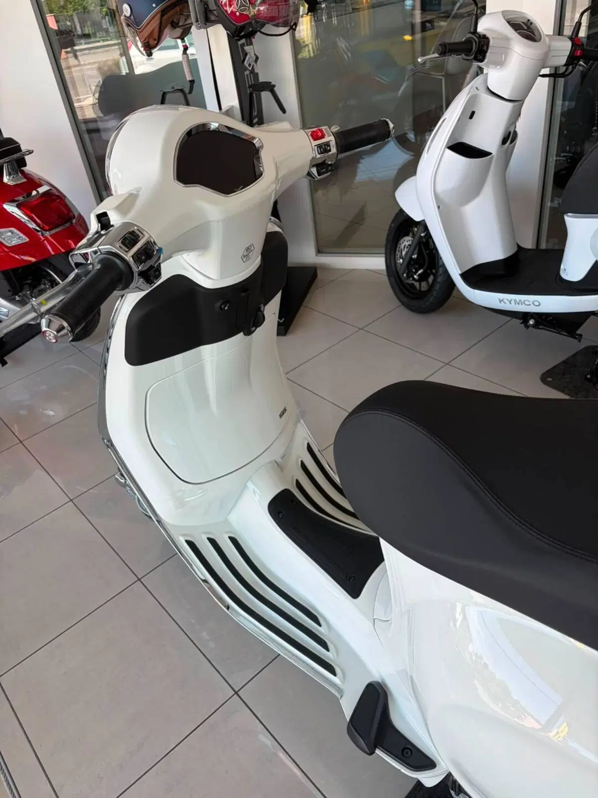 Vespa Primavera 125 (2026) (2)
