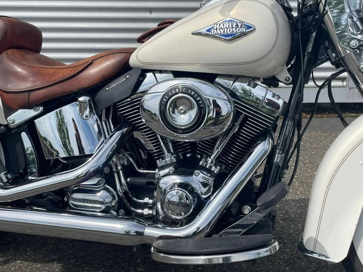 Harley-Davidson 1690 Heritage Classic (2011 - 17) - FLSTC (5)