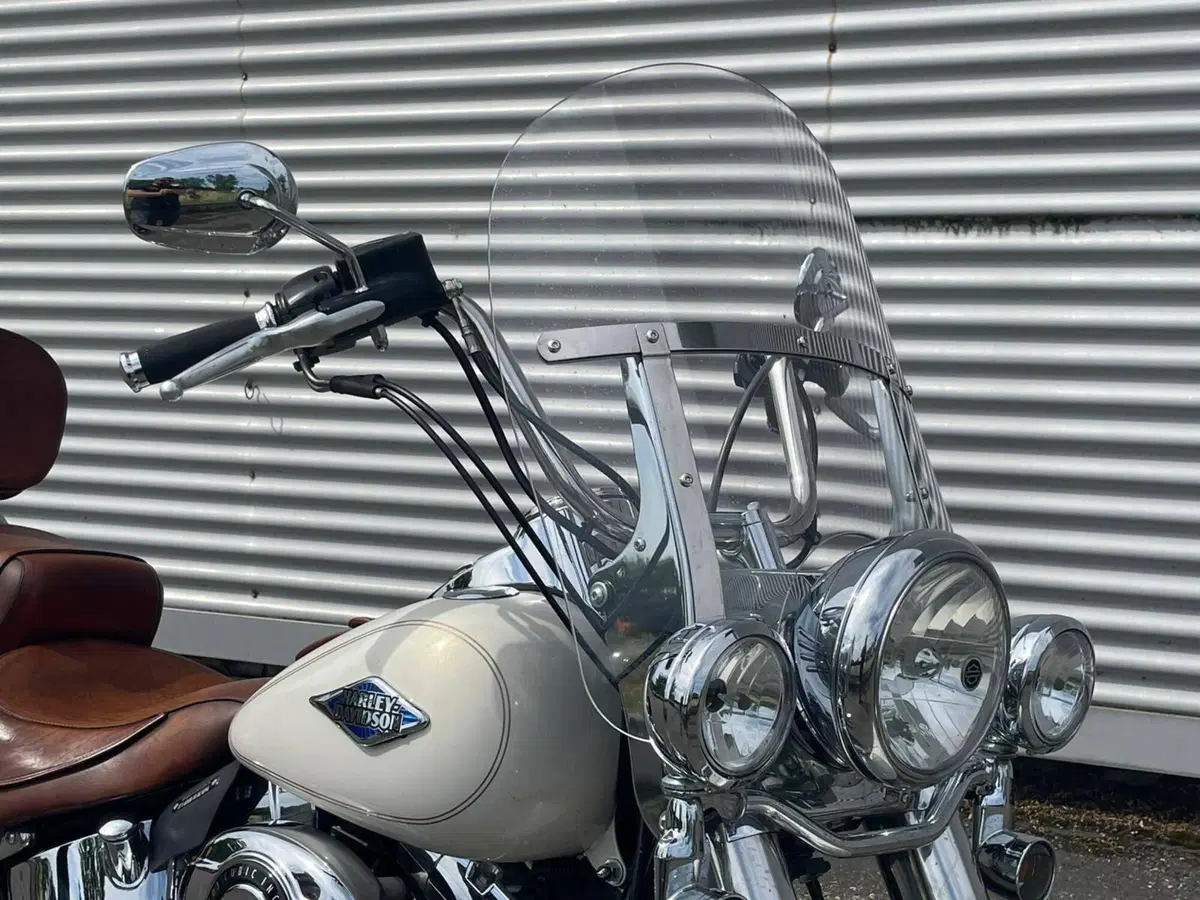 Harley-Davidson 1690 Heritage Classic (2011 - 17) - FLSTC (7)