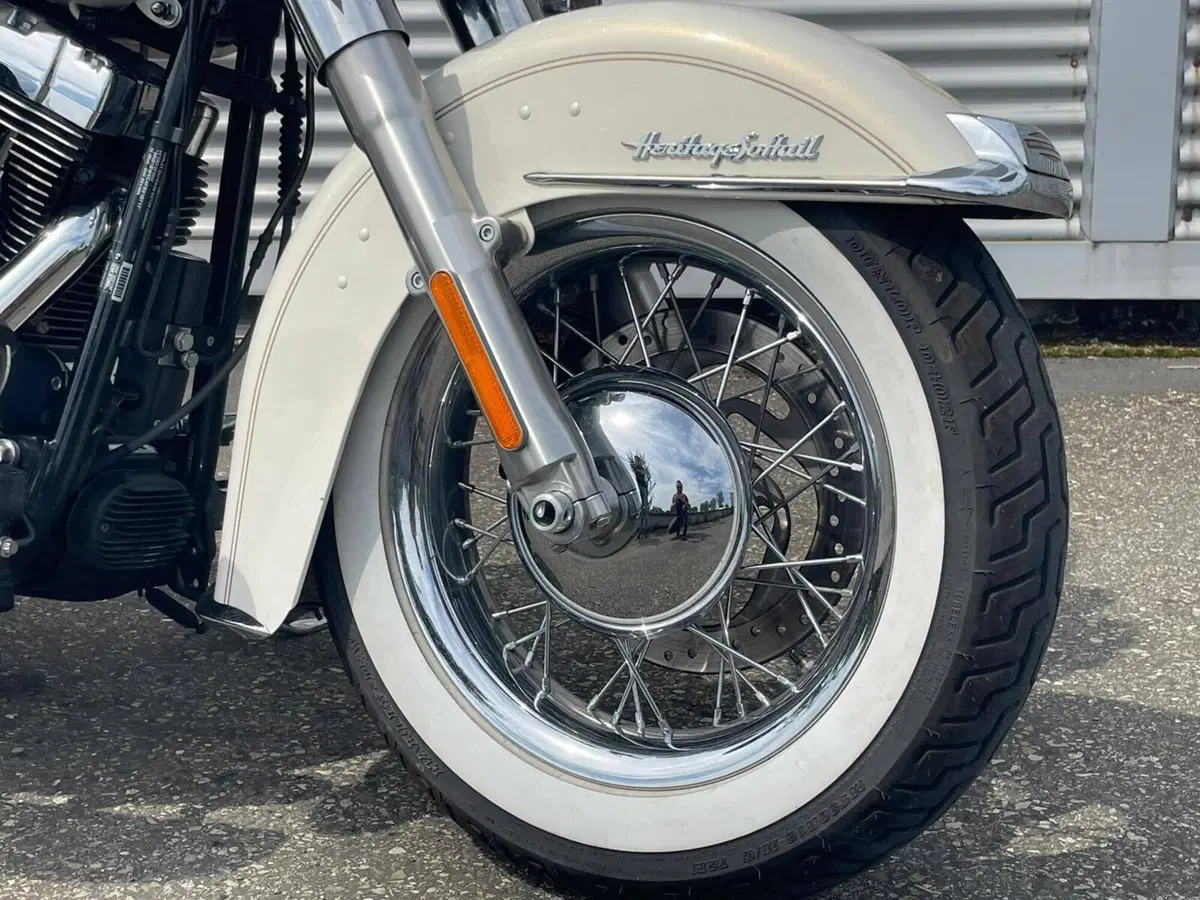 Harley-Davidson 1690 Heritage Classic (2011 - 17) - FLSTC (8)