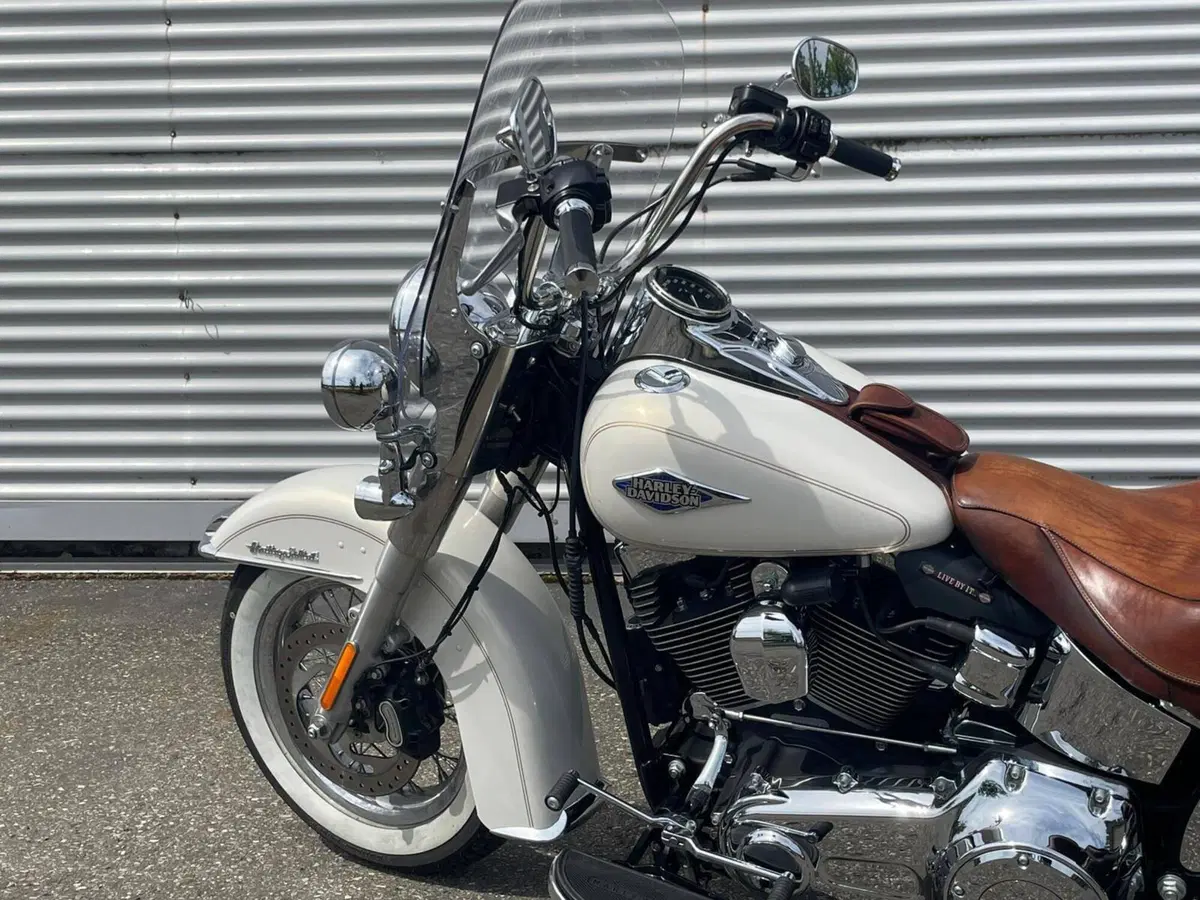 Harley-Davidson 1690 Heritage Classic (2011 - 17) - FLSTC (11)