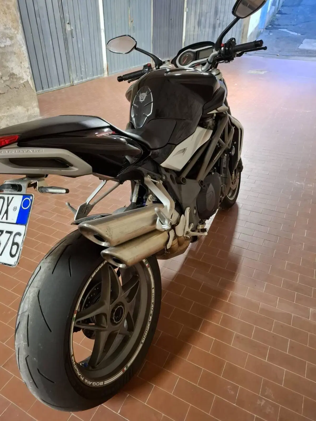 MV Agusta Brutale 990 R (2009 - 12) (3)
