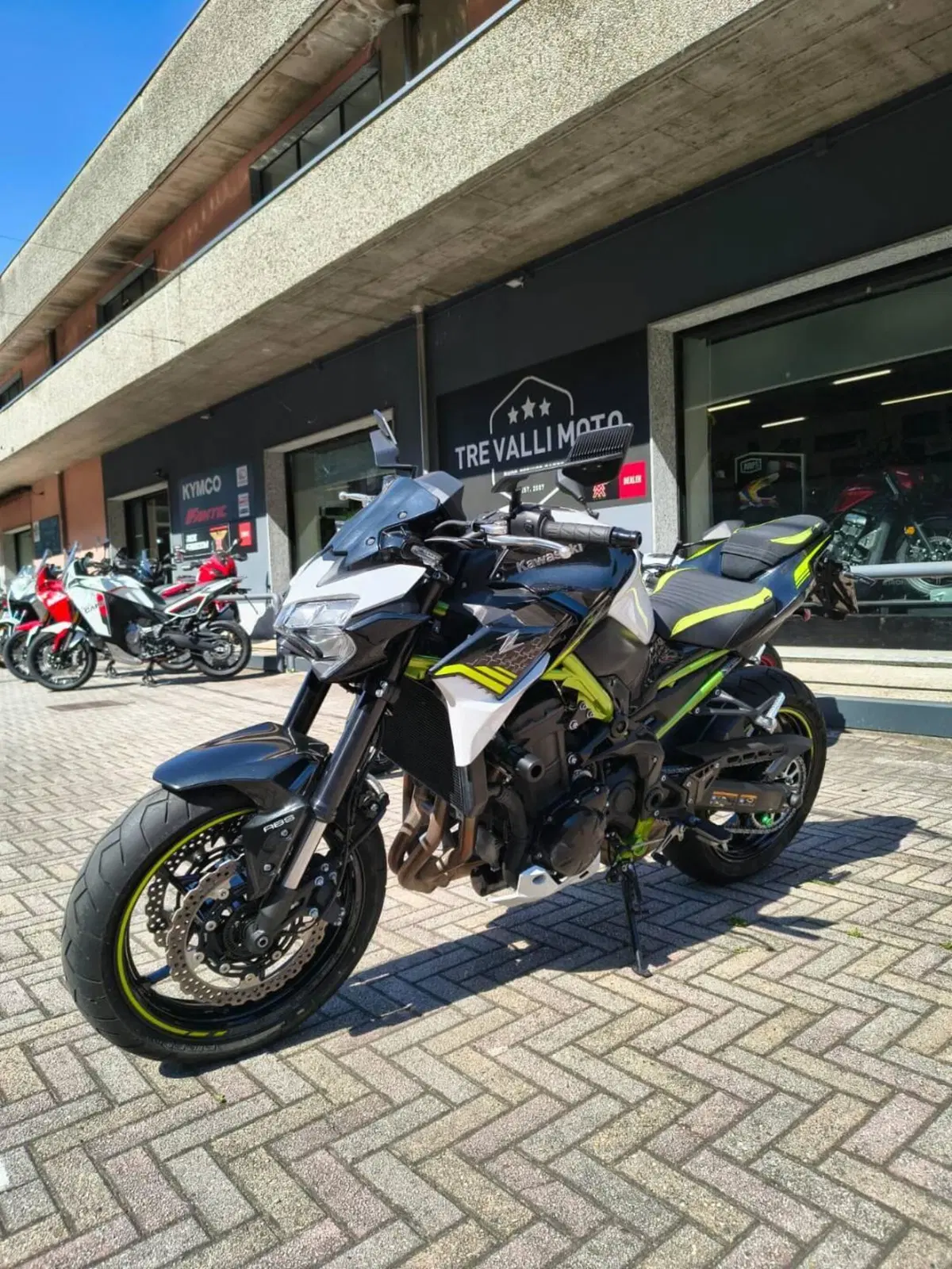 Kawasaki Z 900 (2021 - 24) (2)