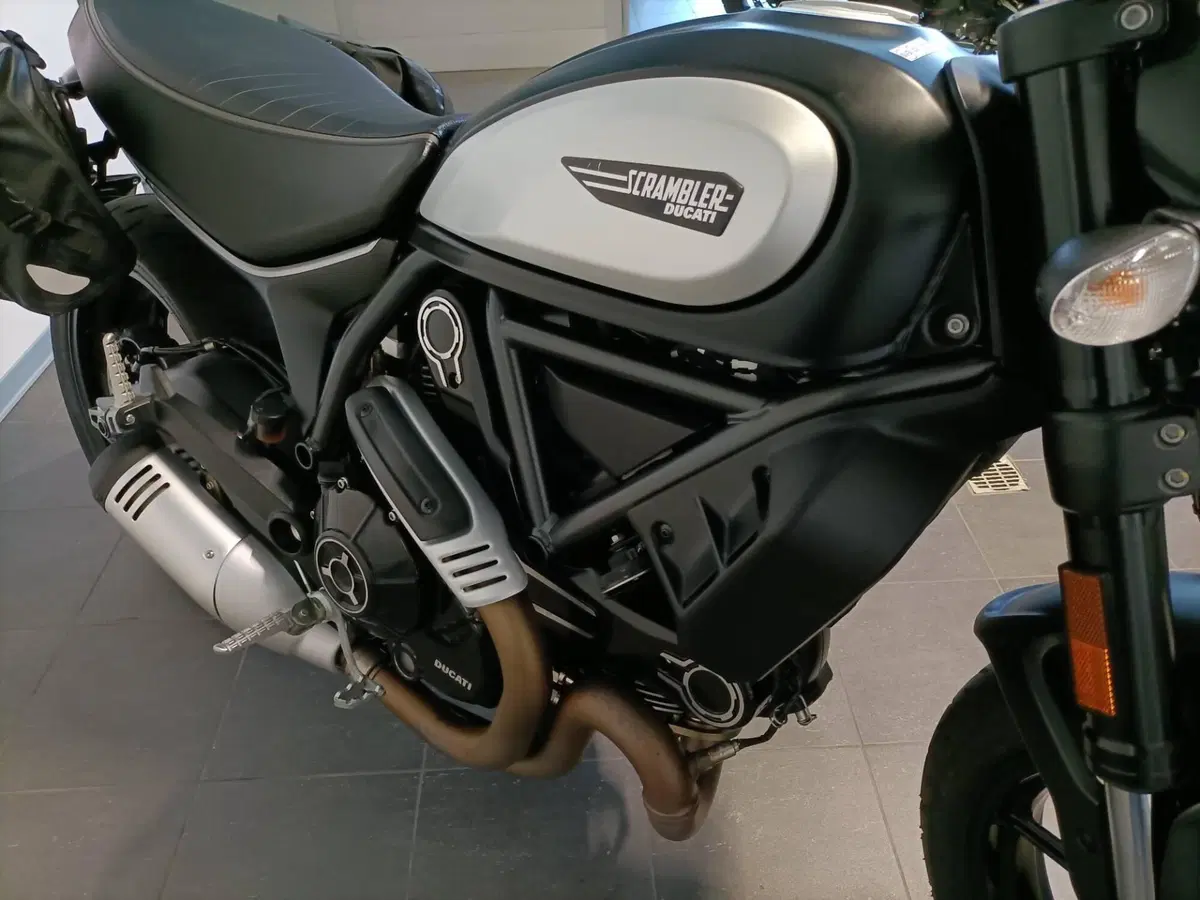 Ducati Scrambler 800 Icon Dark (2021 - 22) (9)