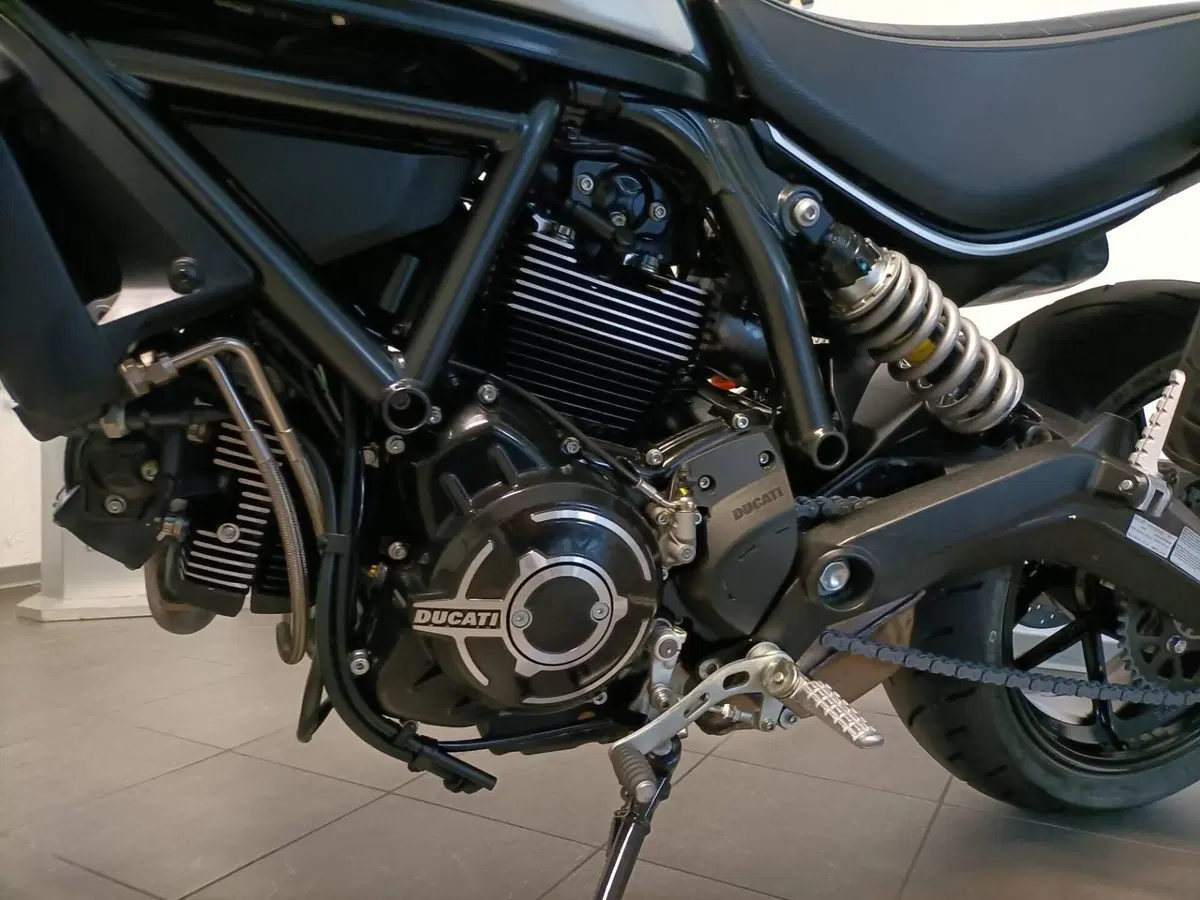 Ducati Scrambler 800 Icon Dark (2021 - 22) (11)