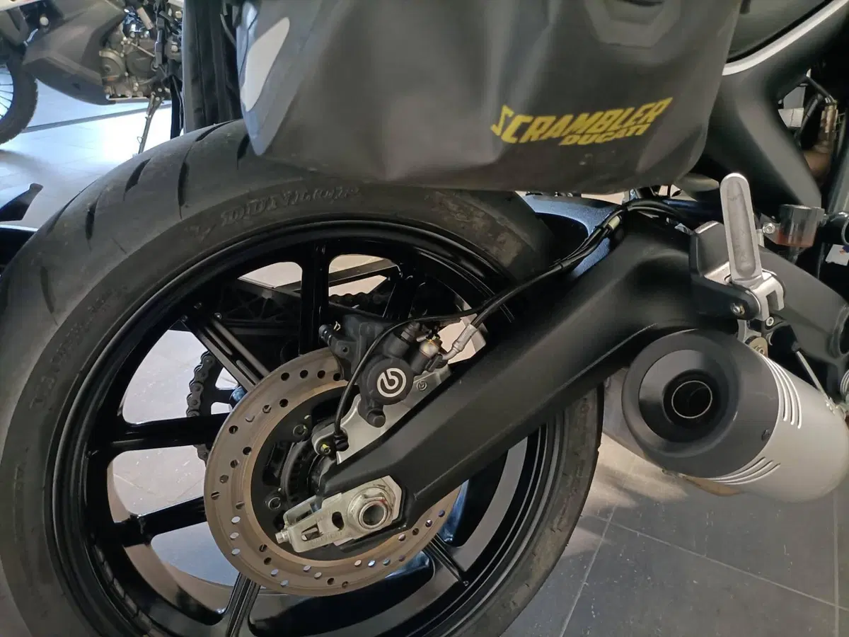 Ducati Scrambler 800 Icon Dark (2021 - 22) (15)