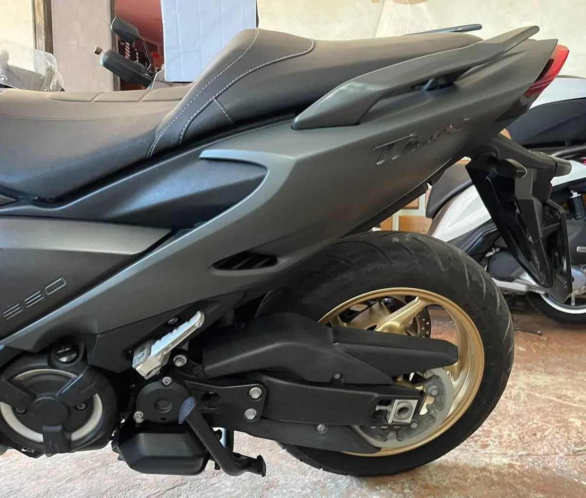 Yamaha T-Max 560 Tech Max (2021) (13)