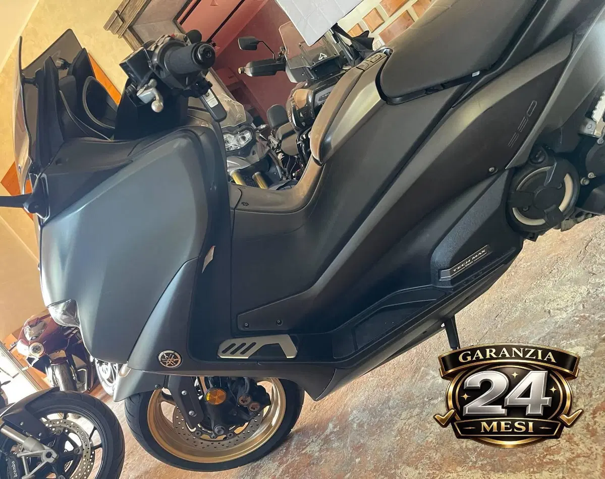 Yamaha T-Max 560 Tech Max (2021) (14)