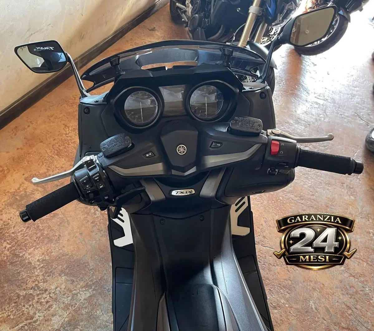 Yamaha T-Max 560 Tech Max (2021) (17)