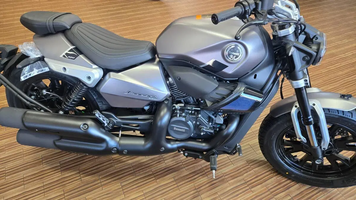 Benelli Leoncino 400 Bobber (2026) (6)