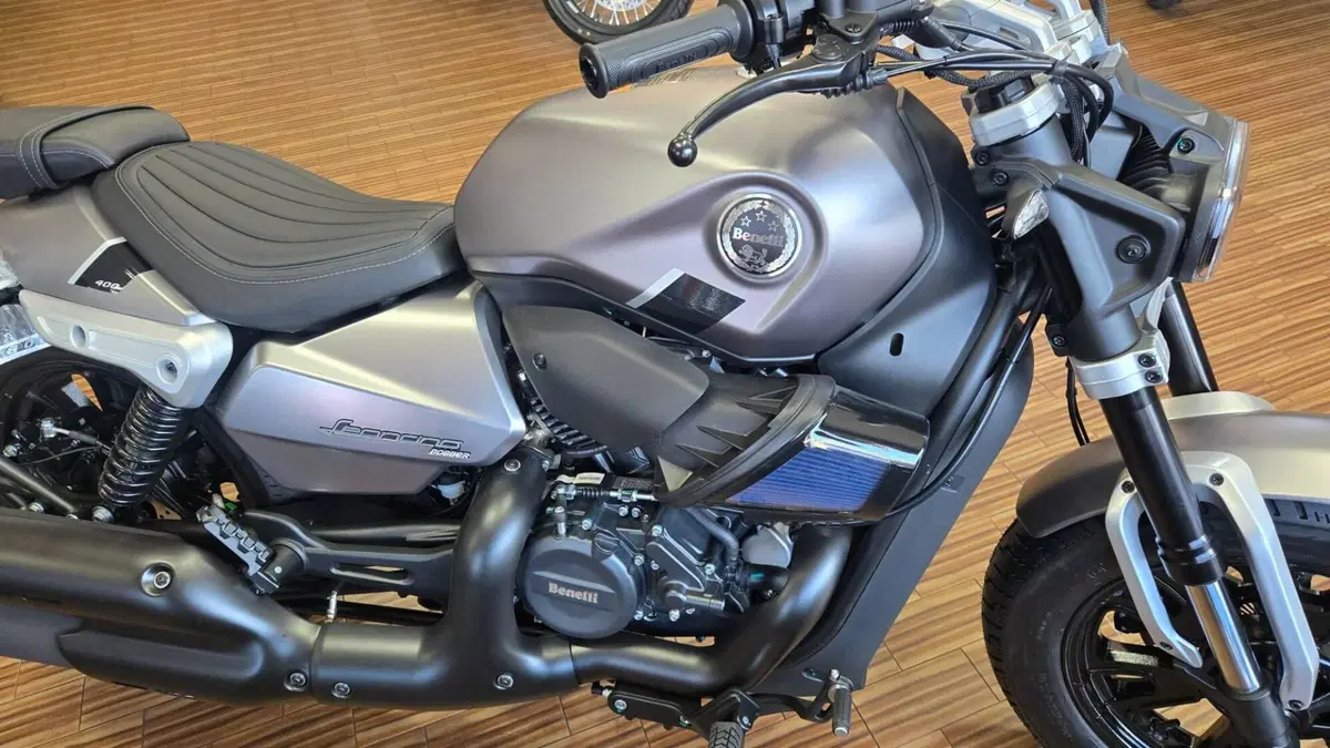 Benelli Leoncino 400 Bobber (2026) (7)