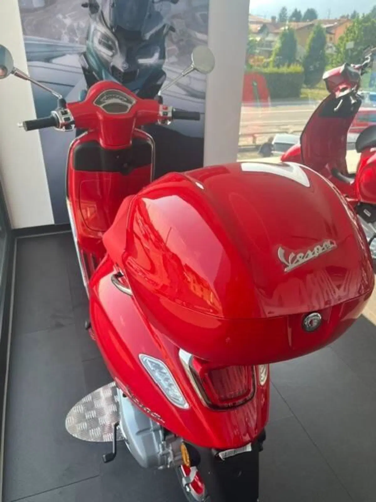 Vespa Primavera 125 RED (2025 - 26) (3)