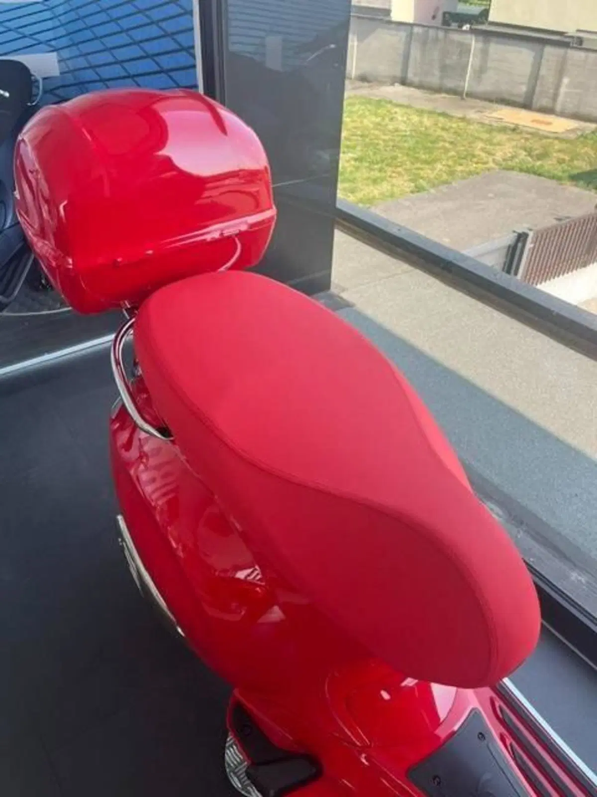 Vespa Primavera 125 RED (2025 - 26) (4)