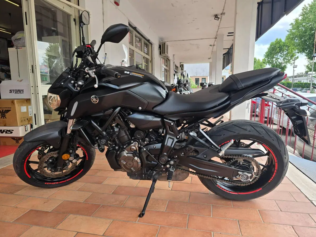 Yamaha MT-07 (2018 - 20) (4)