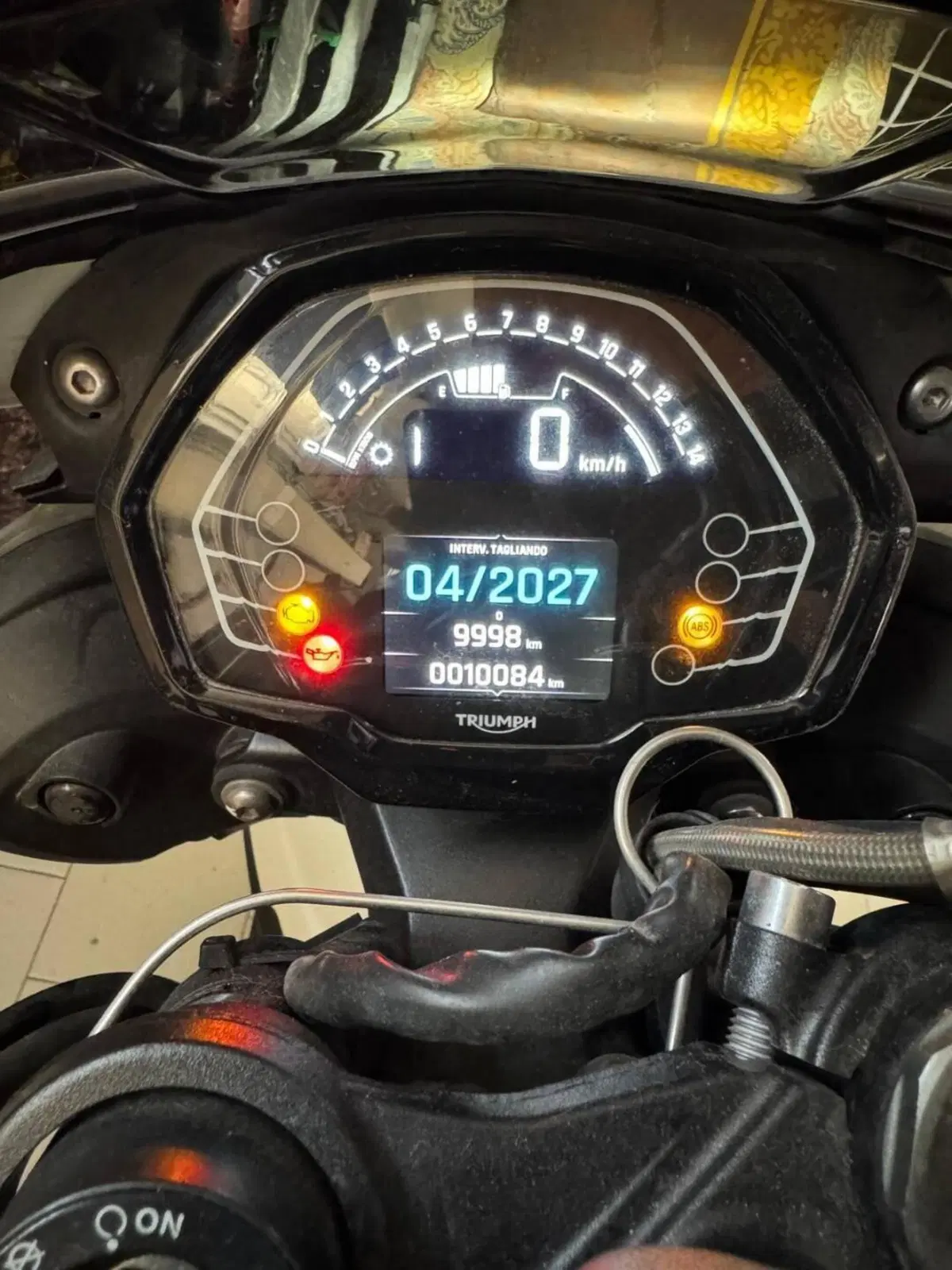Triumph Street Triple 765 R (2023 - 26) (2)