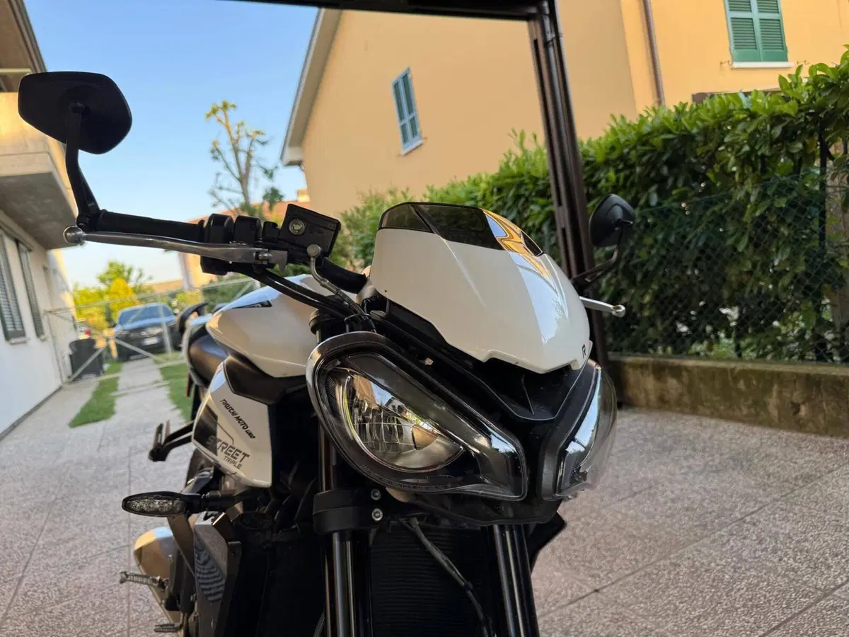 Triumph Street Triple 765 R (2023 - 26) (5)
