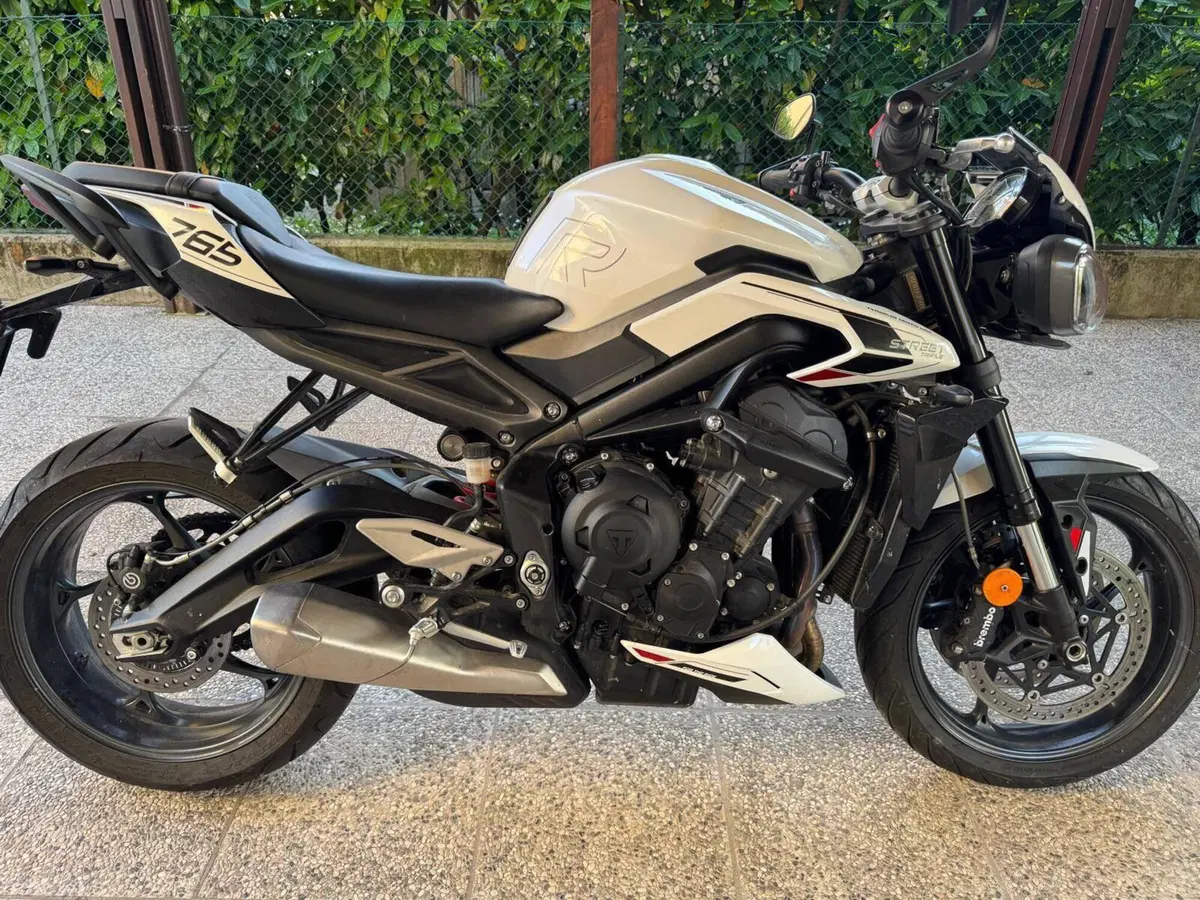 Triumph Street Triple 765 R (2023 - 26)